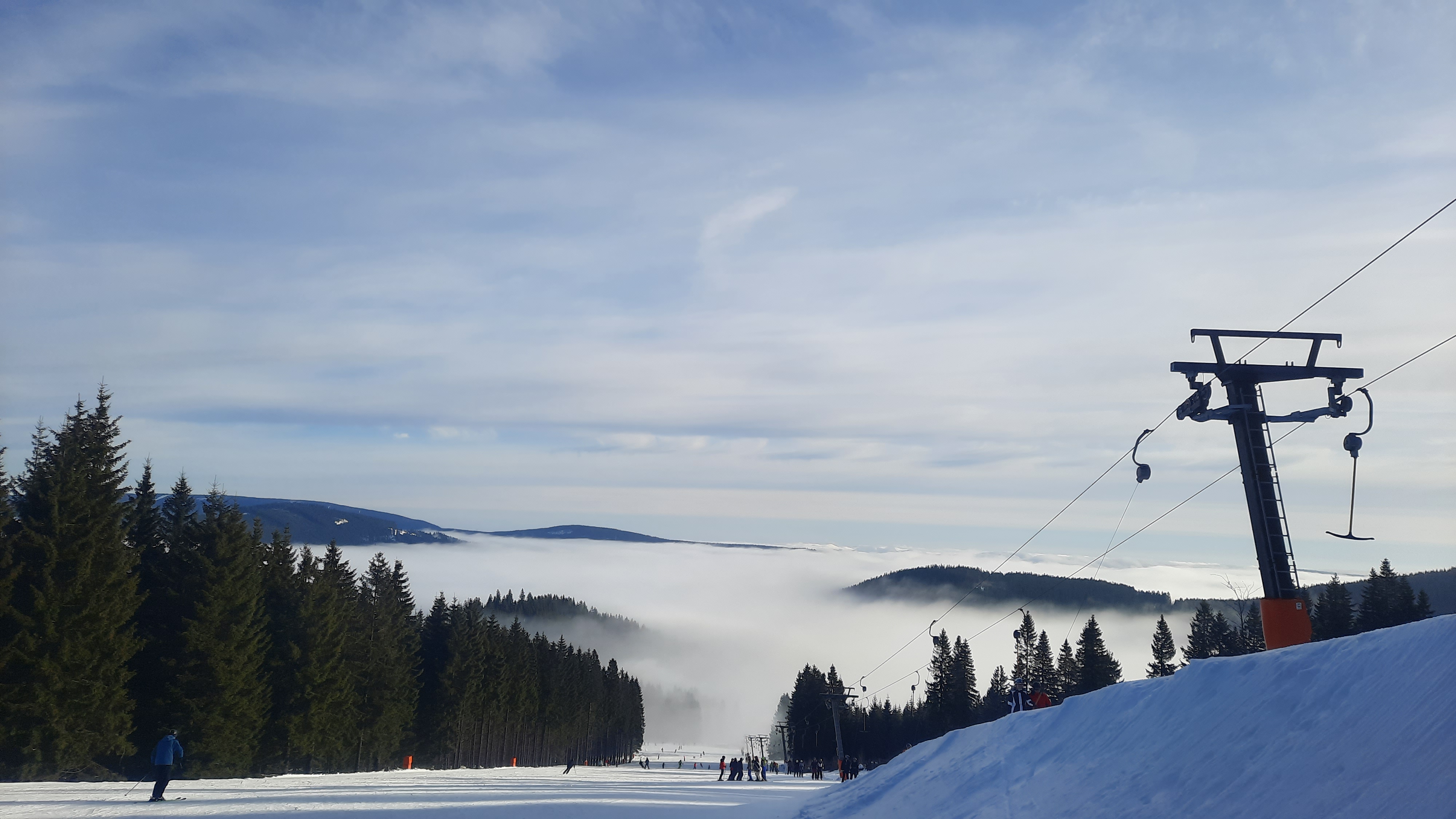 lyže