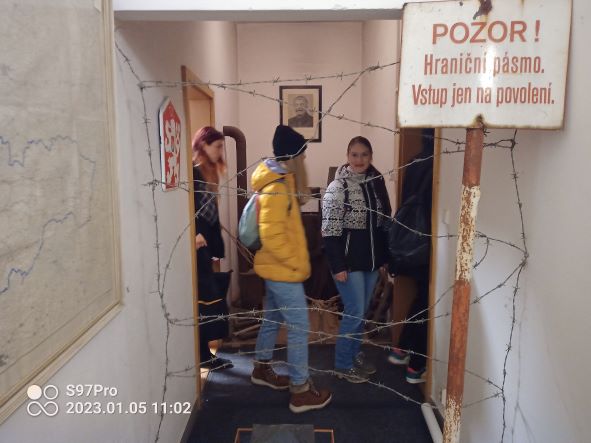 Studenti v muzeu železné opony