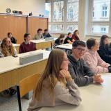 studenti v učebně